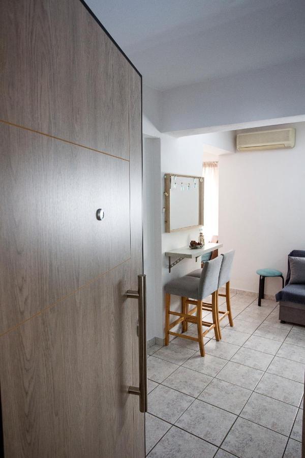 Holiday House Ioanna Néa Péramos Εξωτερικό φωτογραφία